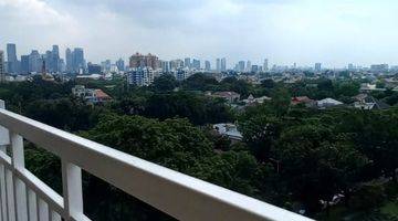 Gambar 3 Luxury Apartment In Kebayoran Baru With Beautiful Garden And Birds 