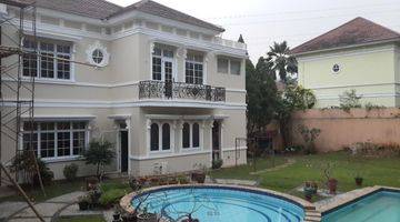 Gambar 4 rumah 2 lantai mewah, luas dan ada swimming pool di Acropolis Legenda Wisata Cibubur