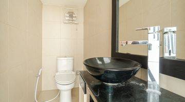 Gambar 3 Modern Design House With 5 Bedrooms And Pool Inside Compound In Kemang