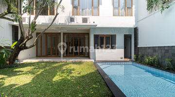 Gambar 1 Modern Design House With 5 Bedrooms And Pool Inside Compound In Kemang