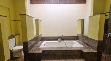 Gambar 4 For Rent 5 Bedroom House In Kemang Kmgb017