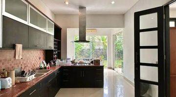 Gambar 2 Modern Tropical Townhouse - Kemang