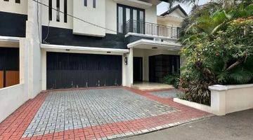 Gambar 4 Modern Tropical Townhouse - Kemang