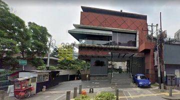 Gambar 2 Gedung 3 Lantai Jl. Kemang Raya