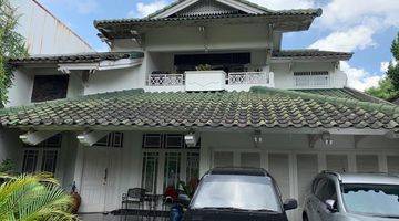 Gambar 2 Rumah 2 Lantai Sudah Renovasi Furnished SHM