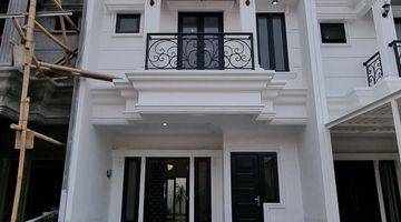 Gambar 1 La town house modern classic 3 Lantai di Lenteng agung