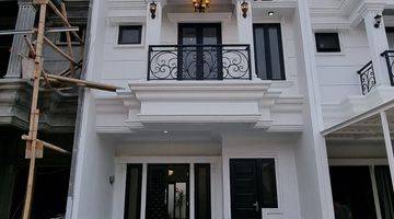 Gambar 3 La town house modern classic 3 Lantai di Lenteng agung