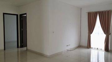 Gambar 2 Dijual  Rumah Semi Furnished 4 Kamar Tidur  di Cluster Palm Spring, Cakung