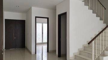 Gambar 4 Dijual  Rumah Semi Furnished 4 Kamar Tidur  di Cluster Palm Spring, Cakung