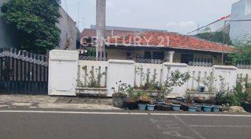 Gambar 1 Rumah Tua Hitung Tanah Lokasi Bagus Di Cempaka Putih