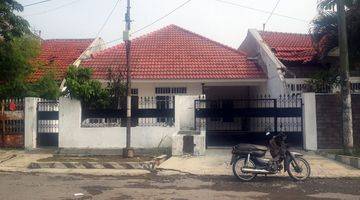 Gambar 1 Rumah Bagus Sertifikat Hak Milik di Taman Pondok Indah, Surabaya