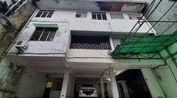 Gambar 1 Rumah 2 Lantai di Raya Kedungsari, Surabaya