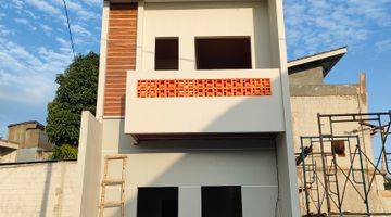 tampak depan rumah 2 lantai harga 1