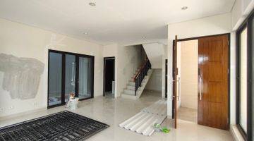 ruang makan rumah nyaman dibintaro sektor 2