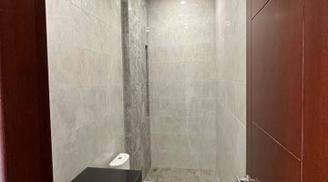 kamar mandi rumah 3 lantai di pluit