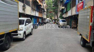 foto lainnya  ruko gandeng  di jalan soka