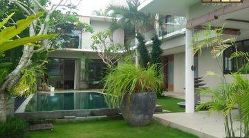 Gambar 4 Villa Modern Tropis Dengan View Sawah di Canggu, Bali