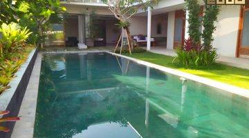 Gambar 3 Villa Modern Tropis Dengan View Sawah di Canggu, Bali