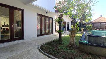 Gambar 4 Dijual Villa, Hanya 10 Menit Dari Pantai Sanur, Bali