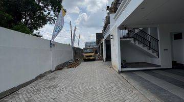 Gambar 2 Rumah Baru 6 Kt Dgn S. Pool & Lift Dekat Halte Busway