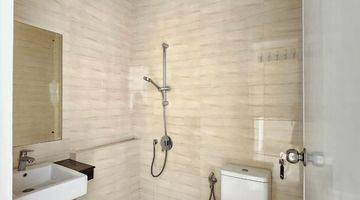 kamar mandi rumah 2 lantai bagus di