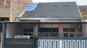 tampak depan rumah bagus unfurnished di villa