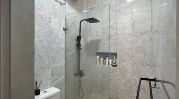 kamar mandi rumah semi furnished di regency