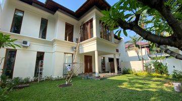 Gambar 1 Modern Tropical Nice House In Housing With Pool In Kemang Area