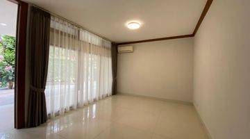 Gambar 4 Modern Elegant House With Pool In Strategic Area Kebayoran Baru