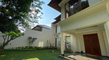 Gambar 2 Modern Tropical Nice House In Housing With Pool In Kemang Area