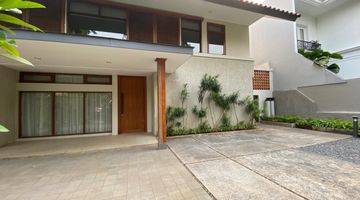 Gambar 2 Modern Elegant House With Pool In Strategic Area Kebayoran Baru