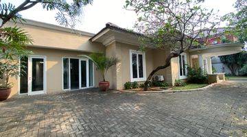 Gambar 1 Beuatiful 1 storey house in quite location Cipete area