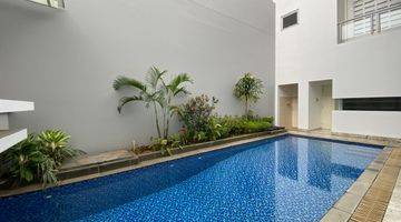 Gambar 4 Moder House 2 Storeys With Pool In Pondok Indah Area