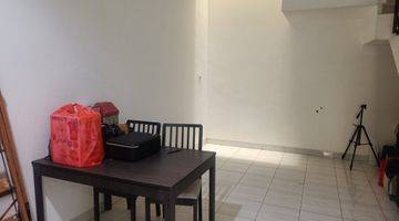 Gambar 4 Rumah Minimalis 3 Lantai Cendrawasih Residence Cengkareng Semi Furnished