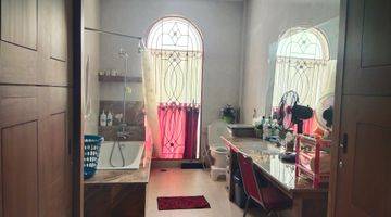 Gambar 4 Rumah Cantik, Full Furnished, Tinggal Bawa Koper, Lokasi Strategis