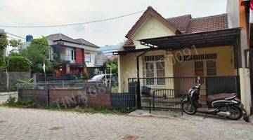 Gambar 4 Dijual Cepat, Rumah Hook, Tanah Luas di Taman Royal 3,tangerang