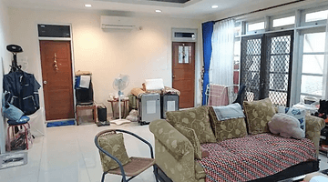 ruang tamu dijual rumah luas dalam komplek