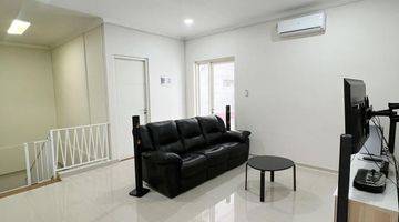 Gambar 5 Rumah 2 Lantai Bagus Semi Furnished SHM di Sutorejo Utara, Surabaya