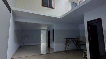 ruang tamu rumah baru minimalis modern, di