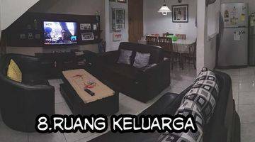 ruang keluarga dijual rumah minimalis 2 lantai,