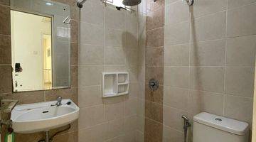 kamar mandi rumah 3 lantai bagus puri