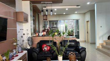 Gambar 3 Rumah 2,5 Lantai Golf Lake Residence Ukuran 8x20 SHM Furnished 