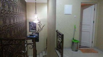 Gambar 4 Rumah 2 Lantai Bagus Ukuran 15x20 Semi Furnished SHM Hadap Timur 