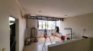 Gambar 4 Rumah 2,5 Lantai Puri Mansion Ukuran 8x18 Furnished SHM Bagus