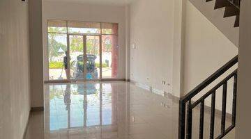 Gambar 2 Dijual Ruko 3 Lantai di Riviera Pik2 Bagus Like New View Danau