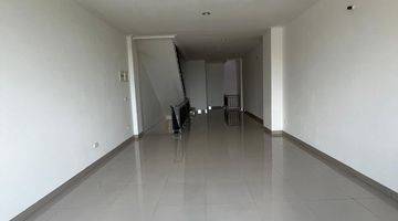 Gambar 3 Dijual Ruko 3 Lantai di Riviera Pik2 Bagus Like New View Danau