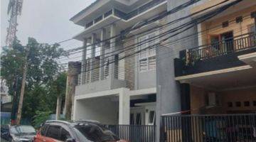 Gambar 1 Rumah 2 Lantai Dijual Via Lelang, Lokasi Strategis Dan Nyaman