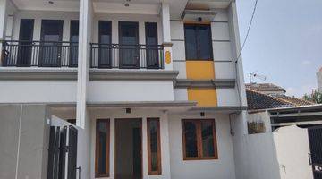 Gambar 1 Rumah 2 Lantai Baru Unfurnished SHM di Jalan Ratna, Bekasi