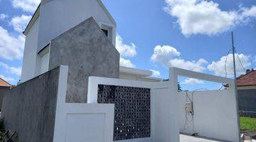 tampak depan villa view sawah termurah di
