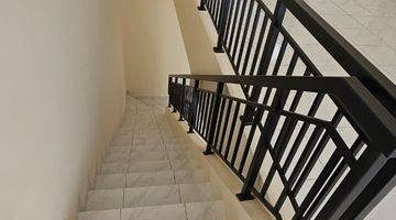 Gambar 5 Dijual 3 Ruko Gandeng Vienna Grande Gading Serpong